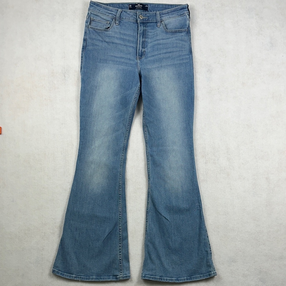 Hollister Women’s Flare Jeans Blue Light Wash Size 10R W30R